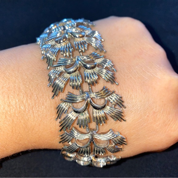 Coro Bracelet Silver Tone signed vintage Art Nouveau